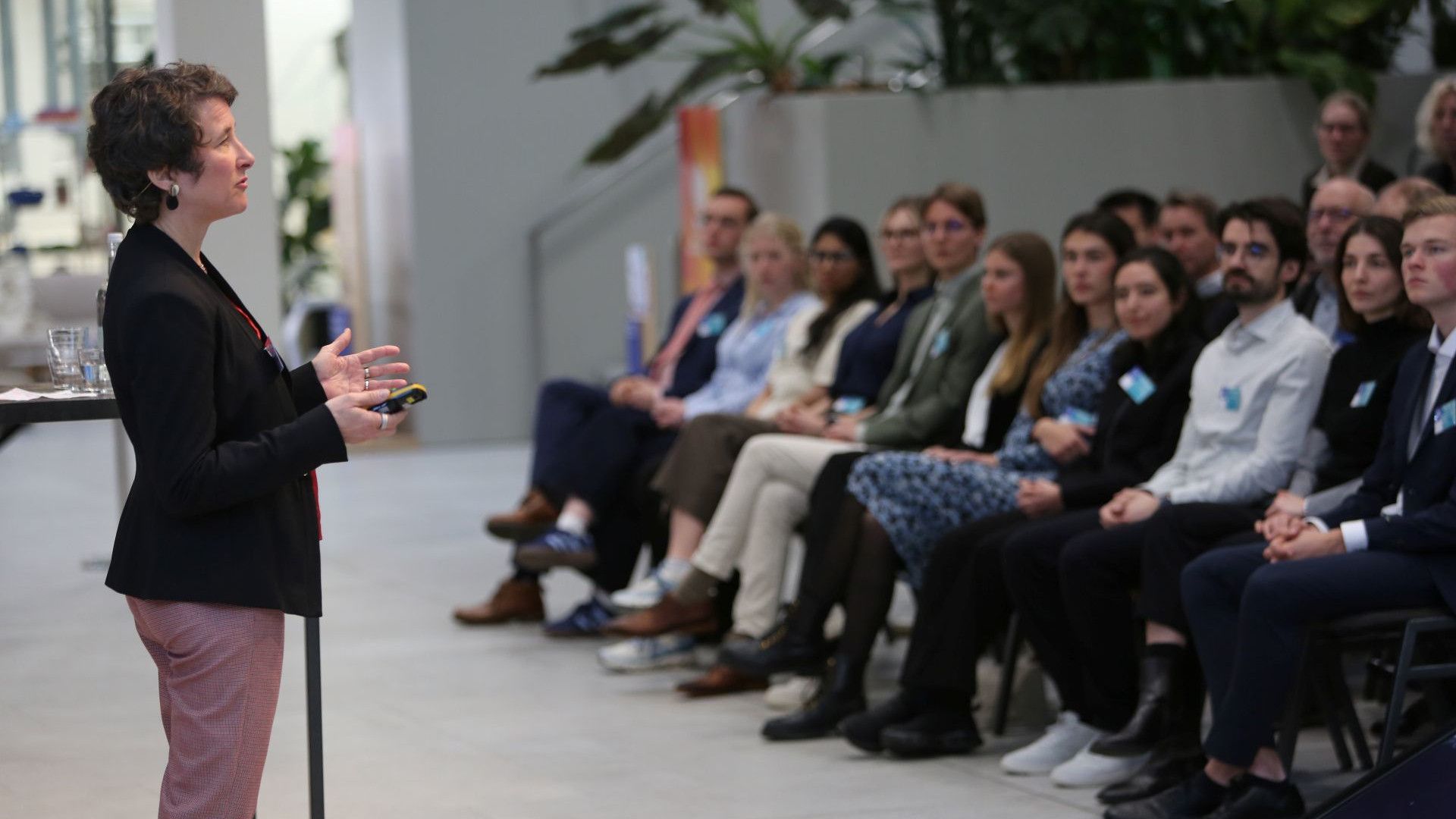 External speaker Miriam Ueberall presenting.